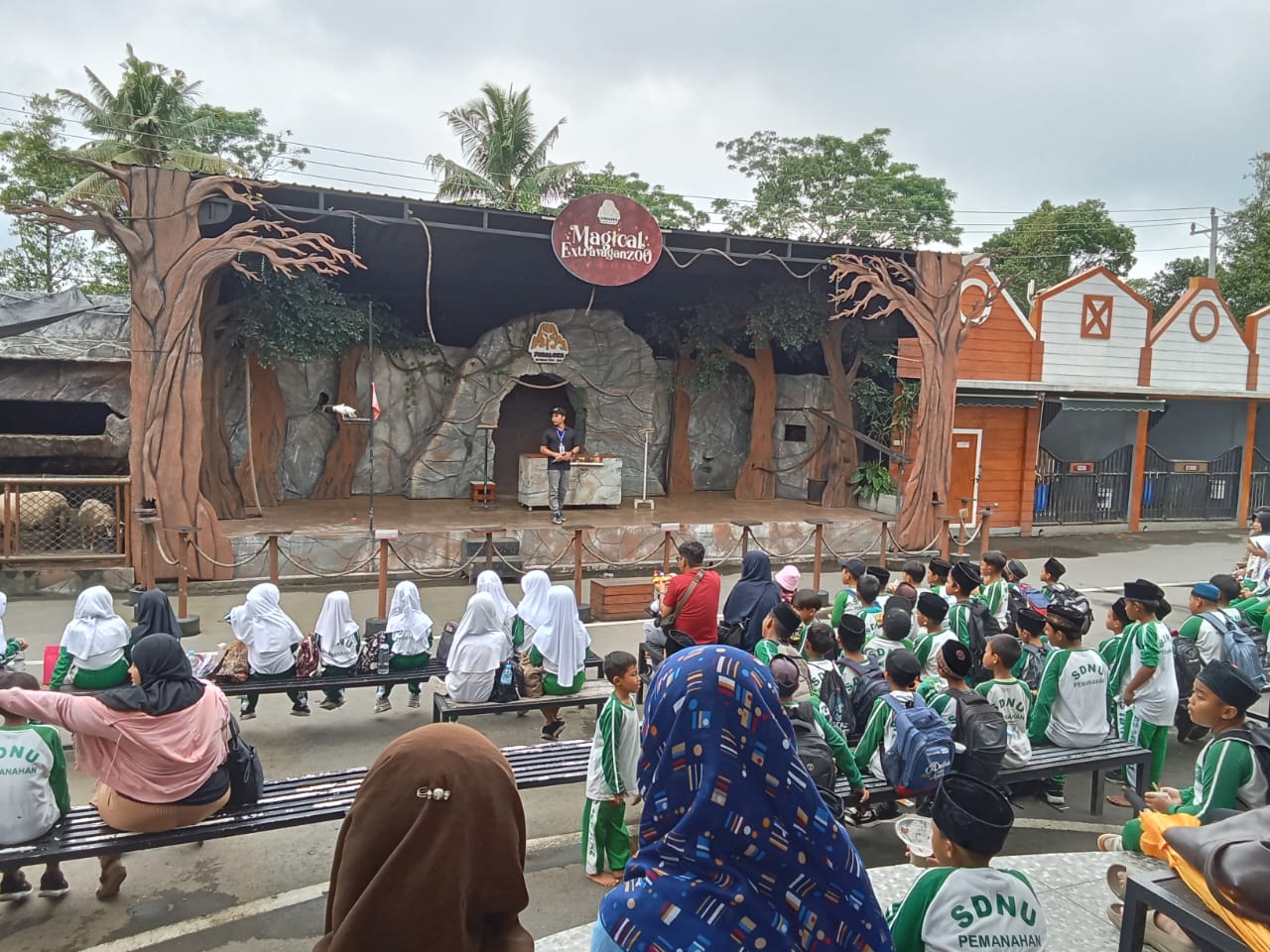 Outclass di Suraloka